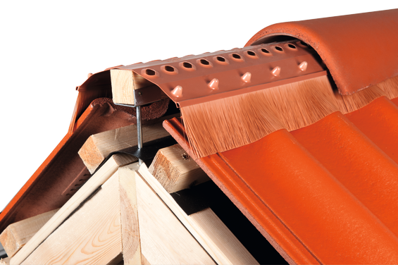 Brush Element PP 75mm x 1m red on roof