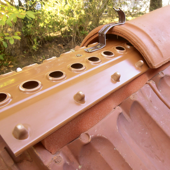 Rigid Ridge Vent UBI 1 H50 mm Ochre - Application